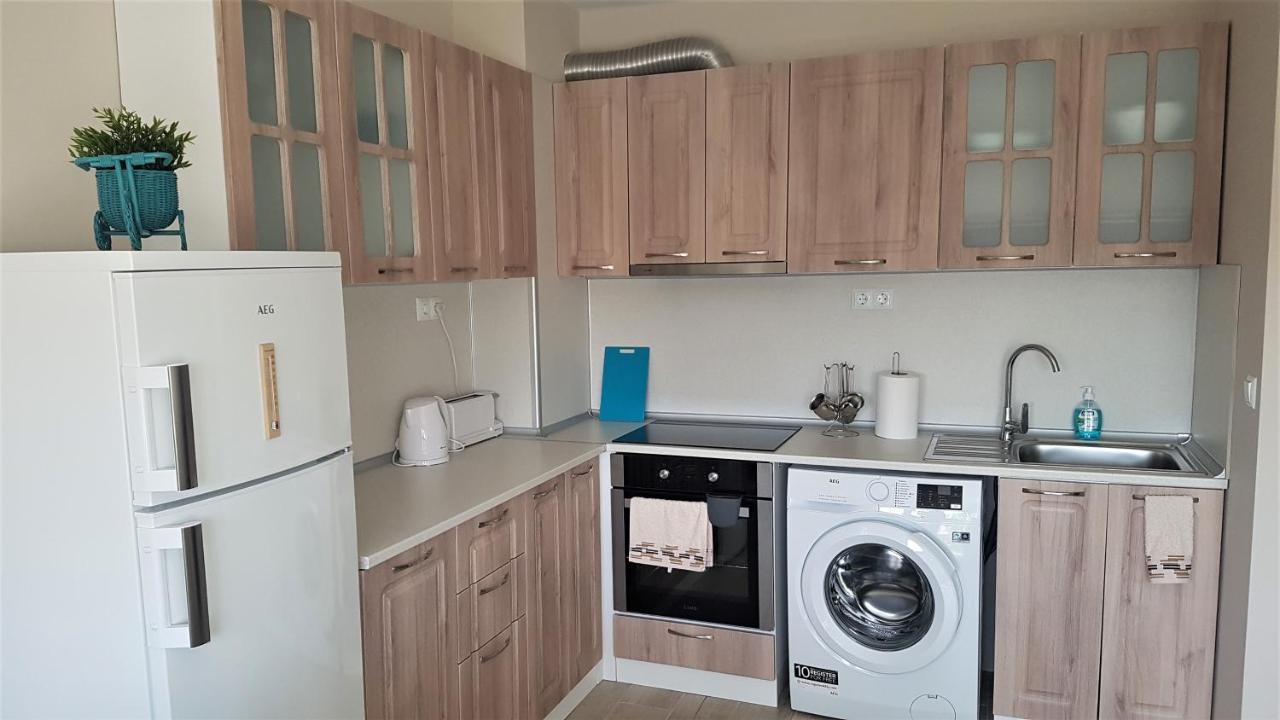 Azzurro-Top Floor Apartment In Quiet Neighborhood, Free Private Parking Varna Bagian luar foto