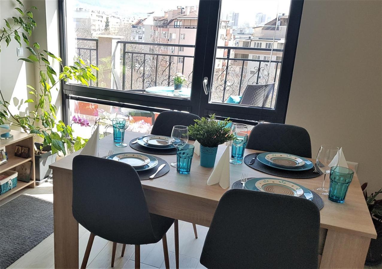 Azzurro-Top Floor Apartment In Quiet Neighborhood, Free Private Parking Varna Bagian luar foto