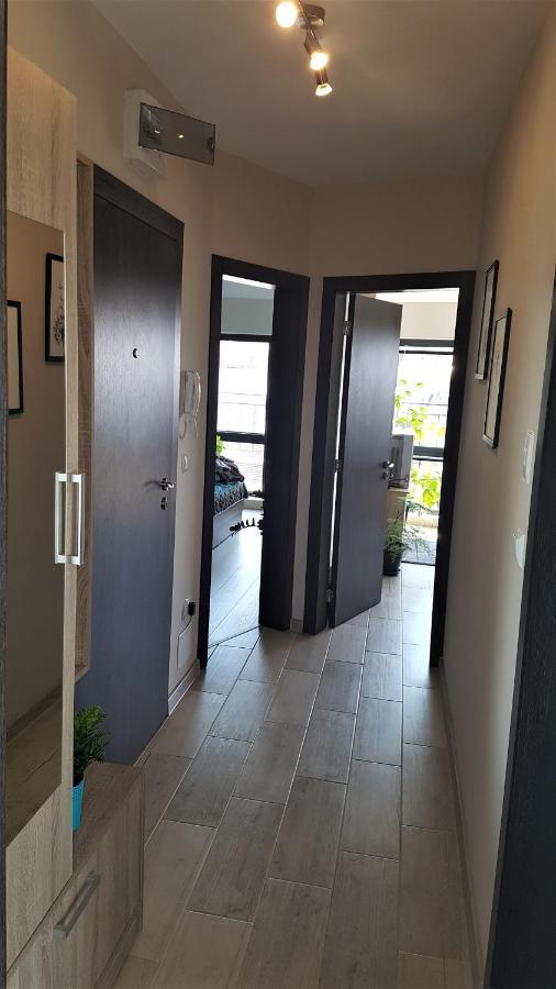 Azzurro-Top Floor Apartment In Quiet Neighborhood, Free Private Parking Varna Bagian luar foto